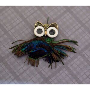 Vintage Cutesy Entity Brooch G27